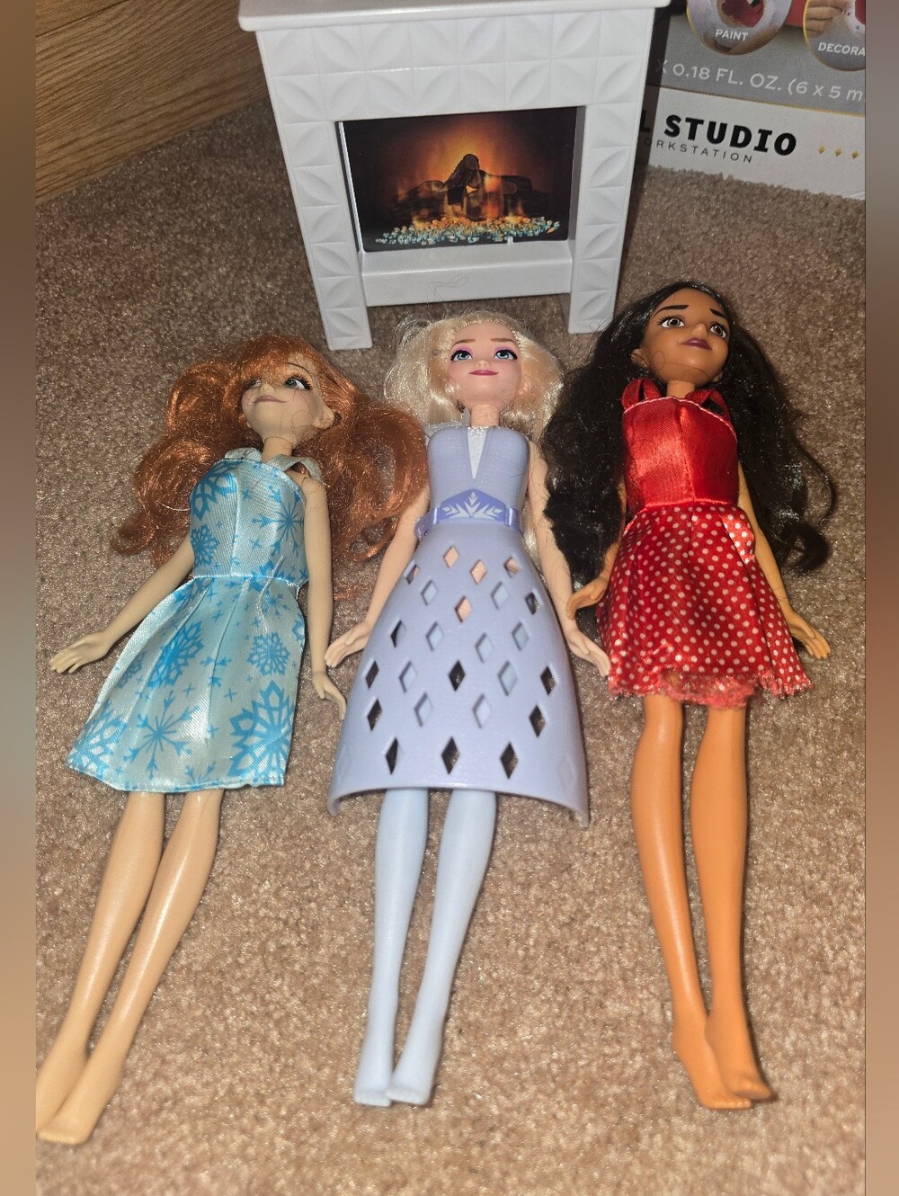 Disney Princess Doll lot of 3, Includes Frozen And Fireplace